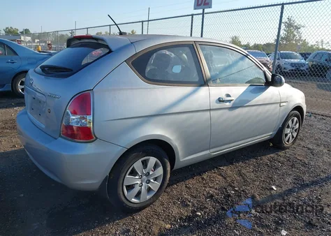 2011 Hyundai Accent Gs z USA, uszkodzony, nr VIN KMHCM3AC8BU186342